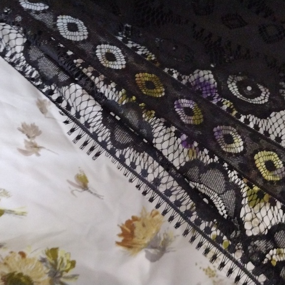 Black Lace Scarf with Fringe - Picture 4 of 4